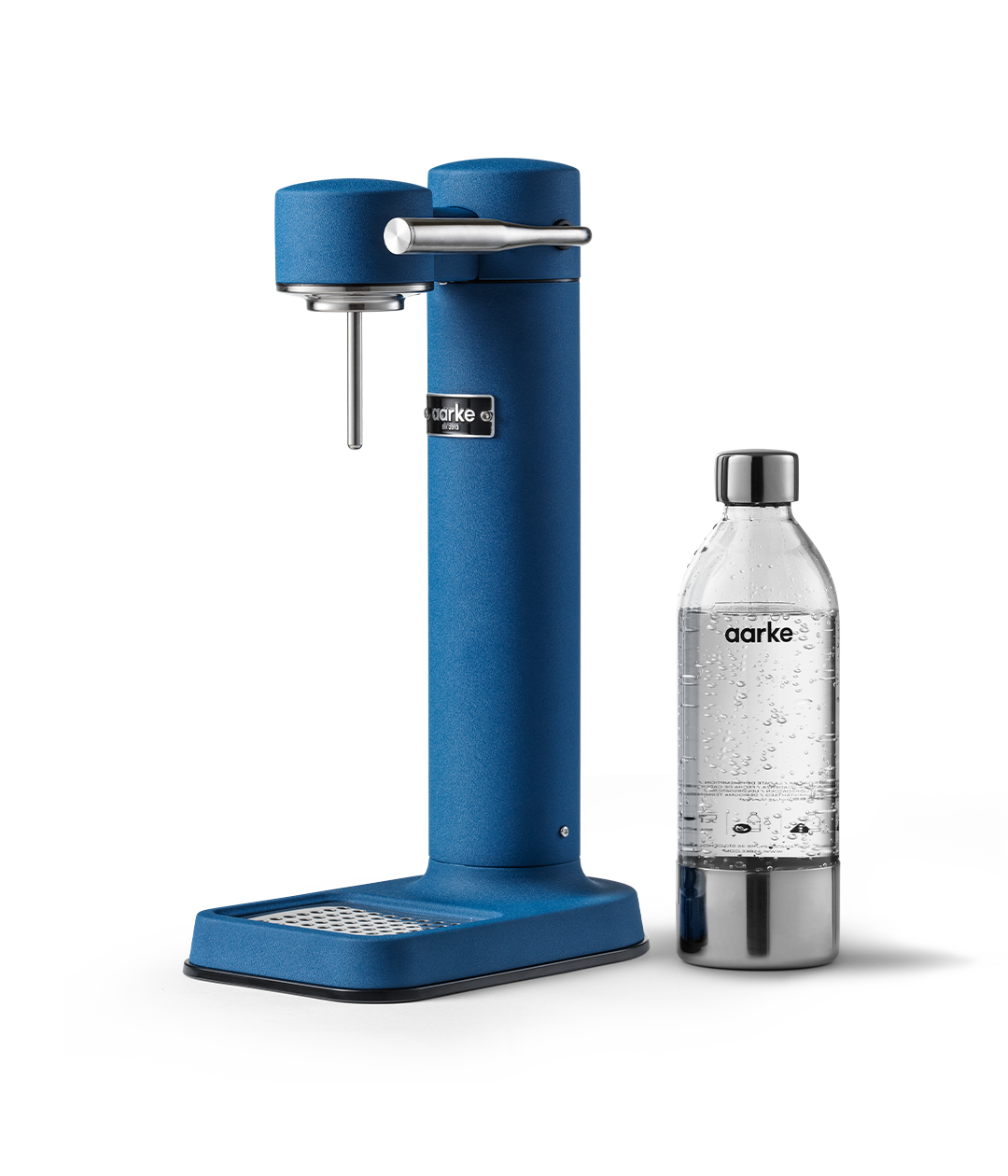 Aarke Carbonator 3 in Cobalt Blue. Side view with PET bottle.