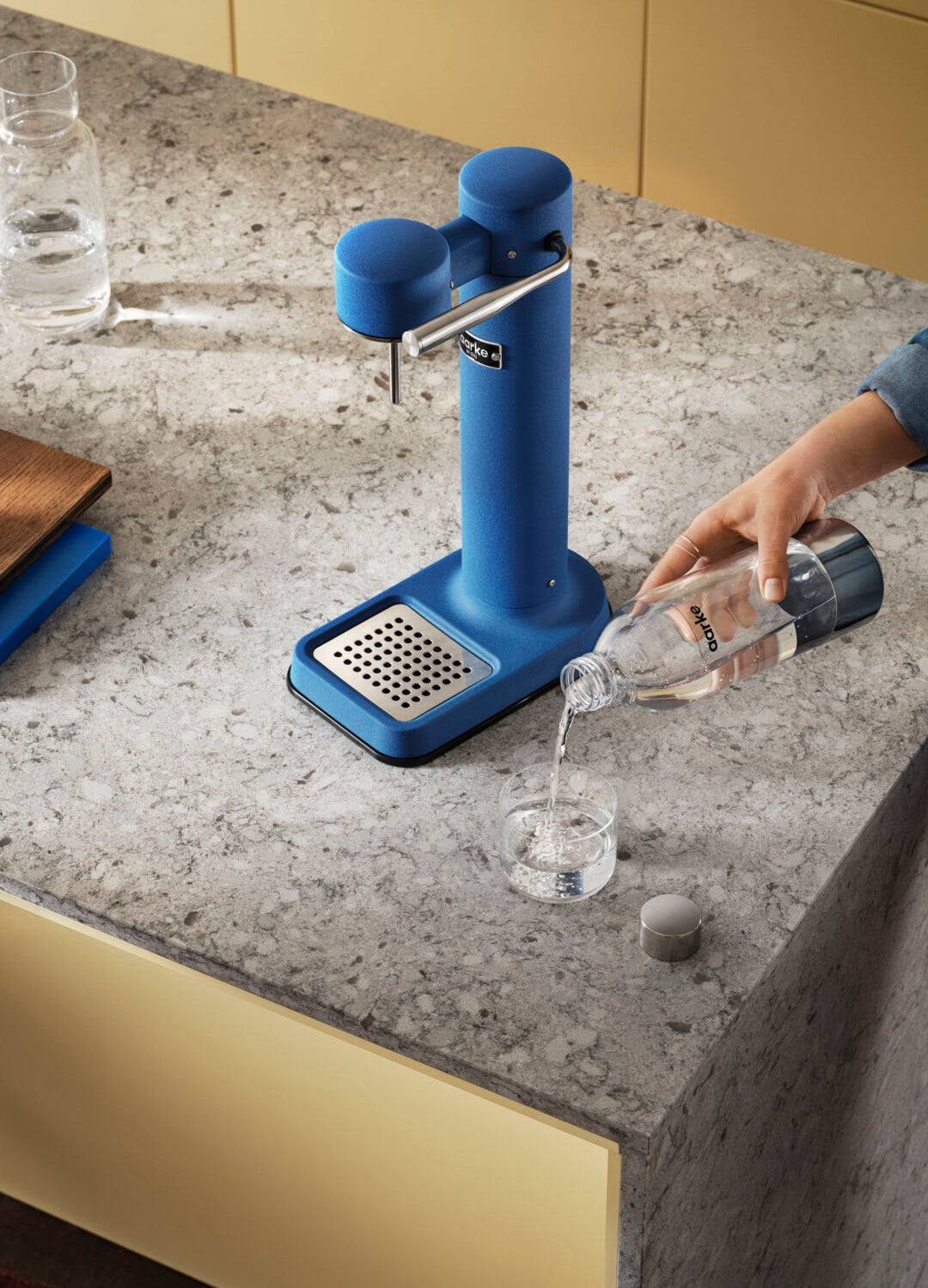Aarke Carbonator 3 steel sparkling water maker creates perfects bubbles in  10 seconds » Gadget Flow
