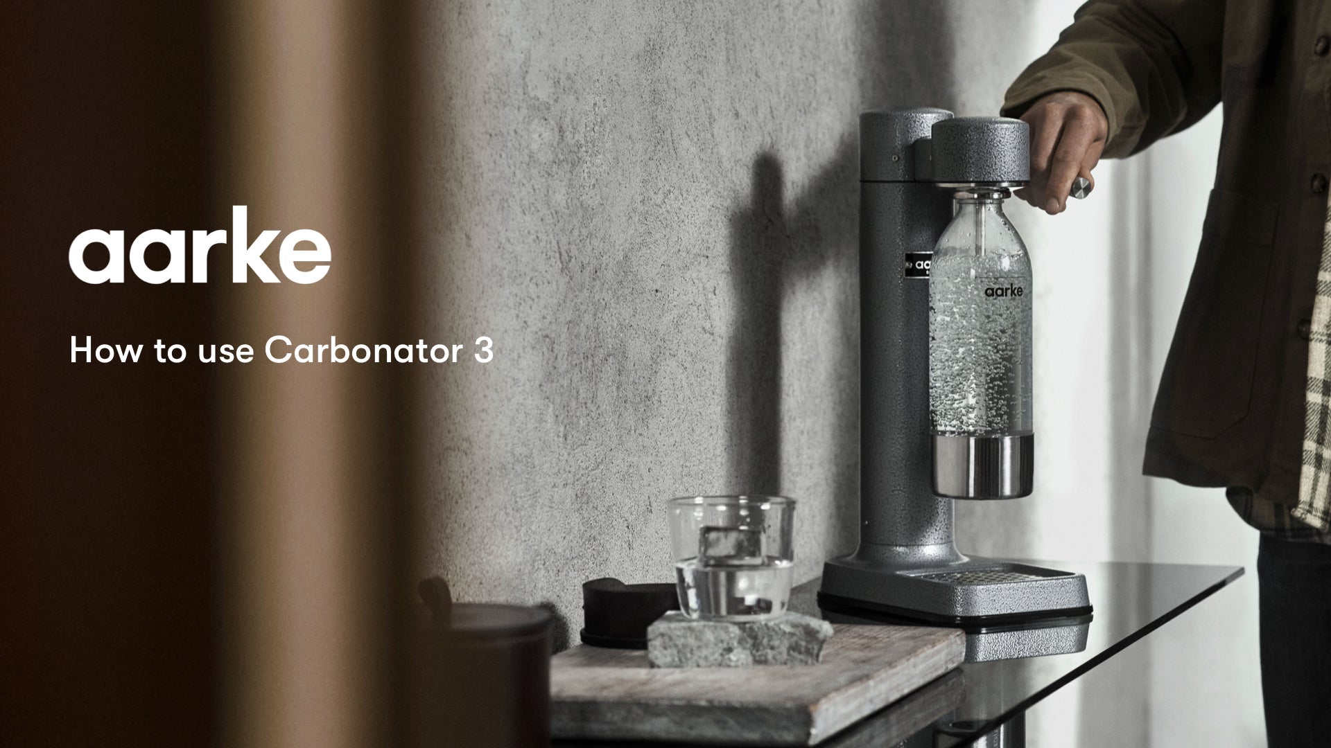 aarke Bouteille pour Machine à Soda Carbonator 3, sans BPA, détails en  Acier (800ml) : : Jeux et Jouets